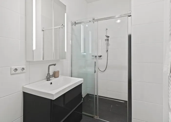 Modern And Spacious At Millennium - 6 Min To Metro