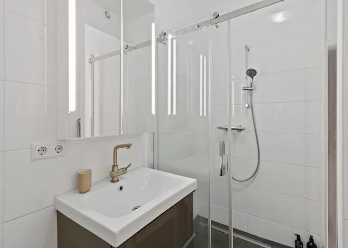 Modern And Spacious At Millennium - 6 Min To Metro *