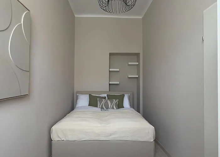 Modern And Spacious At Millennium - 6 Min To Metro アパート