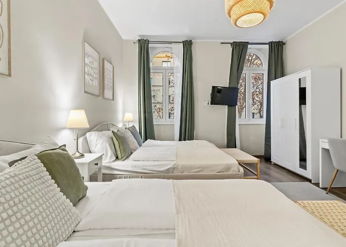 Modern And Spacious At Millennium - 6 Min To Metro