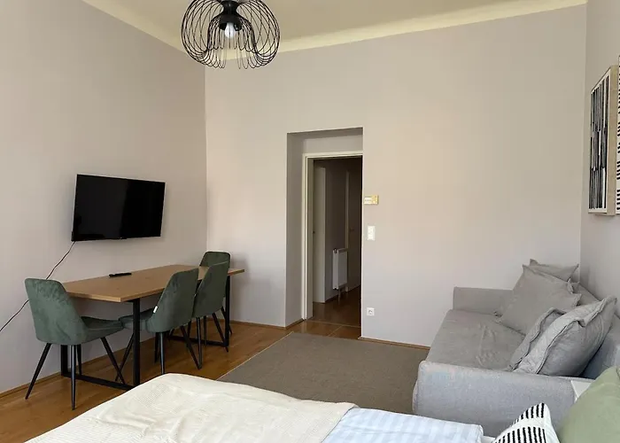 Modern And Spacious At Millennium - 6 Min To Metro ウィーン